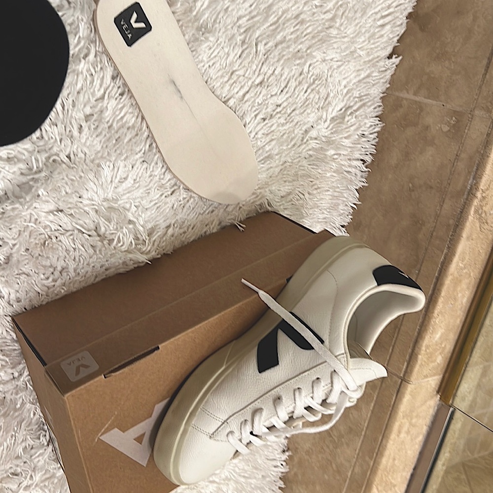 Veja campo size 41.  Worn 3 times.  Too small. I need 42. From Neiman Marcus